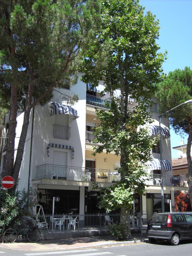 Residence Monaco Appartamenti Римини Экстерьер фото