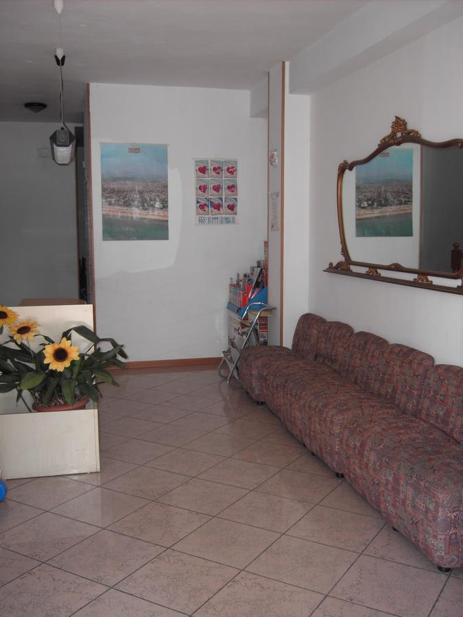 Residence Monaco Appartamenti Римини Экстерьер фото