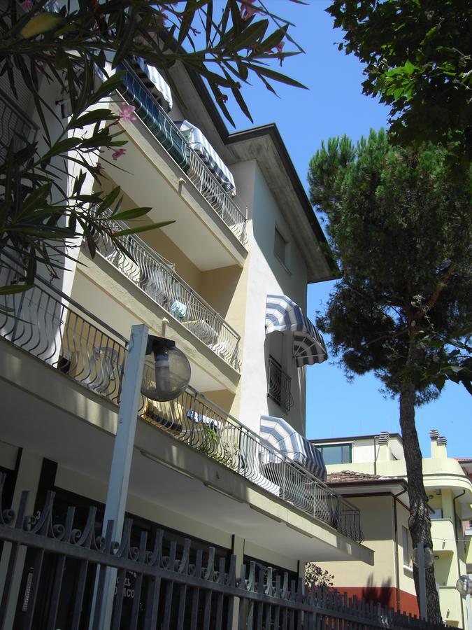 Residence Monaco Appartamenti Римини Экстерьер фото