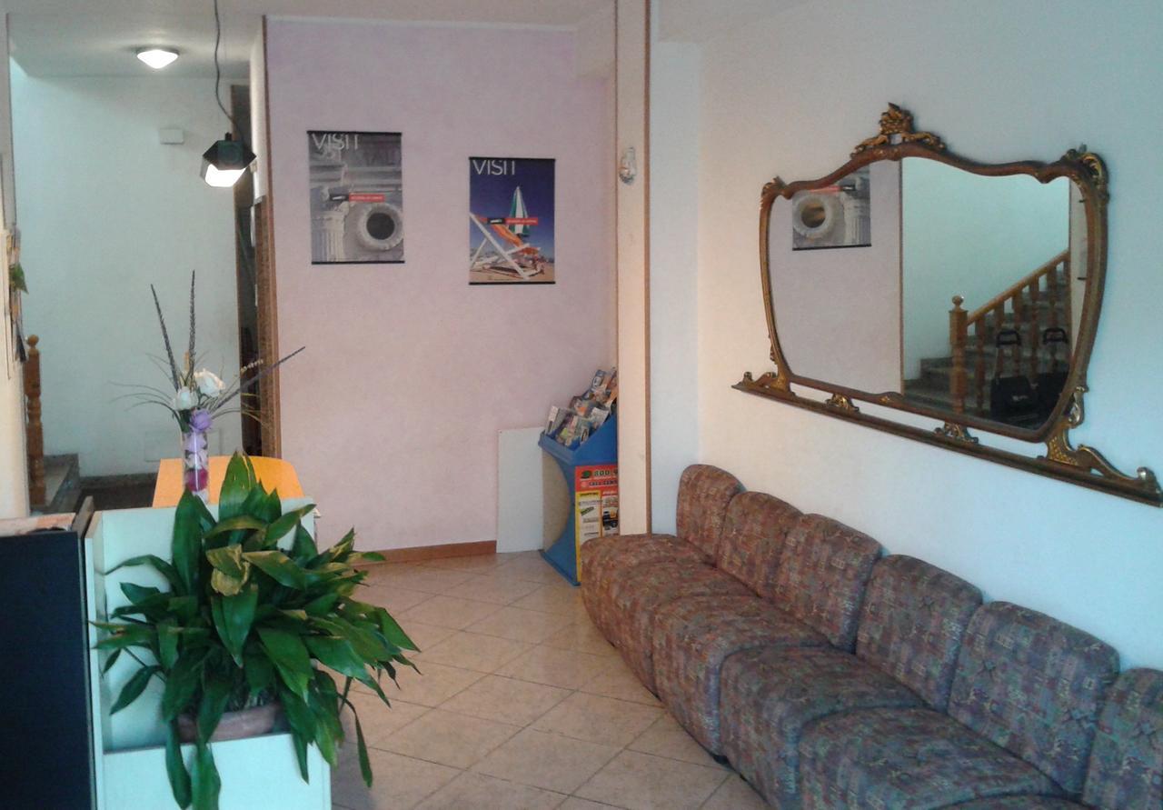 Residence Monaco Appartamenti Римини Экстерьер фото