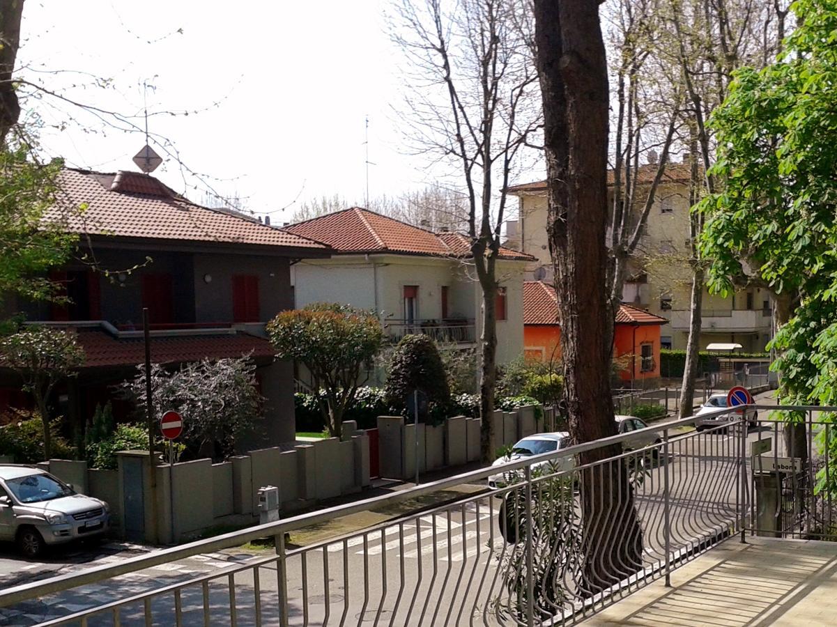 Residence Monaco Appartamenti Римини Экстерьер фото